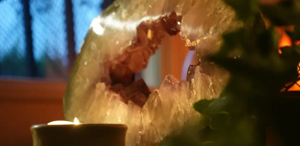 Hannah Elsie Crystal Healing