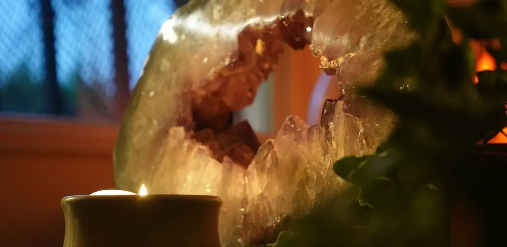 Hannah Elsie Crystal Healing